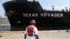 Giá xăng dầu hôm nay 11/9: Kho dự trữ của Mỹ tăng cao, giá dầu giảm trở lại