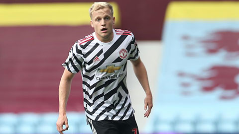 Màn trình diễn của Van de Beek ở trận ra mắt M.U