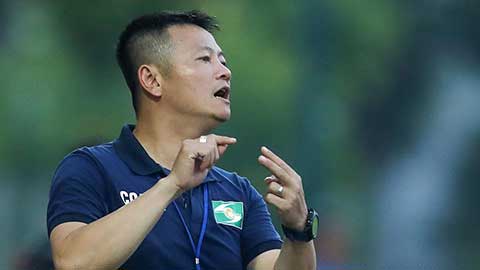 Văn Quyến: 'Làm HLV mệt hơn cầu thủ'