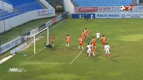  Diego đánh đầu cận thành trúng vị trí thủ môn Tuấn Mạnh