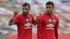 Bruno Fernandes nổi giận vì Greenwood vật vờ trên sân tập