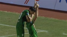 Đỗ Merlo bật khóc sau khi ghi bàn vào lưới HAGL