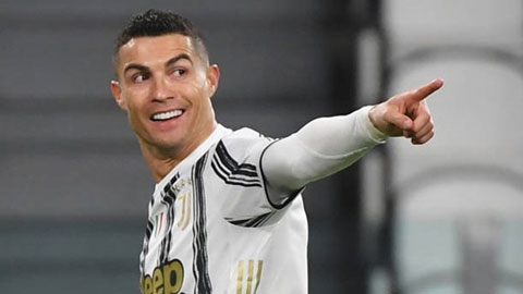 Ronaldo xử lý và dứt điểm như sách giáo khoa bóng đá