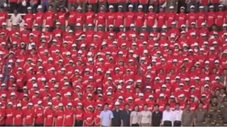 Hình ảnh hiếm hoi của các CĐV Triều Tiên đam mê bóng đá
