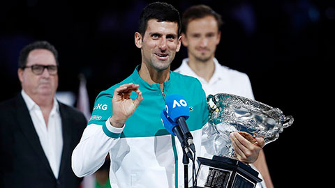 Novak Djokovic vs Daniil Medvedev: 3-0 (Chung kết Australian Open 2021)