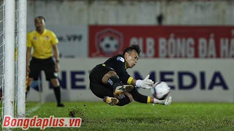 Bùi Tấn Trường: ‘Tôi biết thừa Jermie Lynch chỉ đá penalty mỗi góc đấy’