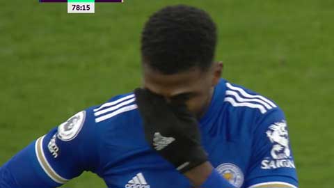 Iheanacho bật khóc sau khi lập hat-trick cho Leicester