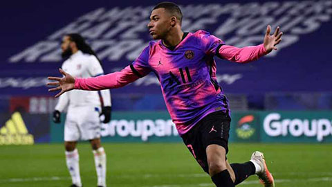 Mbappe bứt tốc từ sân nhà ghi bàn khiến hậu vệ Lyon đuổi mãi không kịp