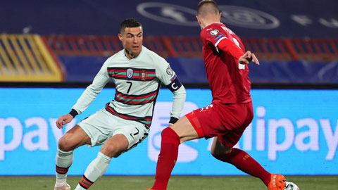 Pha bỏ lỡ tệ hại của Ronaldo trước Serbia