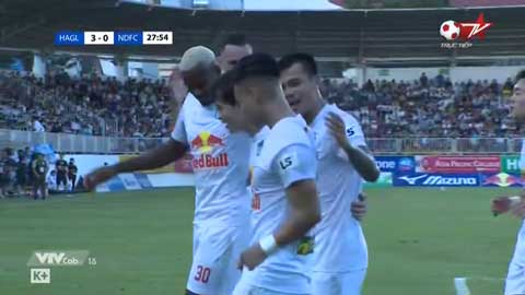 Văn Toàn sút pen nâng tỷ số lên 3-0 cho HAGL