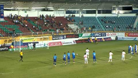 Penalty xứng đáng cho HAGL (HAGL 1-1 An Giang)