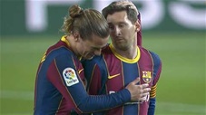 Những video độc, dị nhất tuần: Griezmann xúc động ôm cảm ơn Messi đã nhường quyền đá pen cho anh