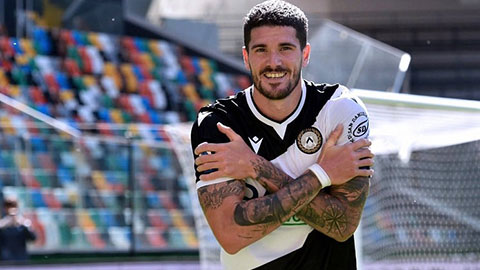 Sao Serie A solo ghi bàn từ gần giữa sân