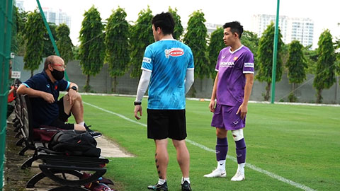HLV Park Hang Seo lo sốt vó khi tưởng Hai Long chấn thương tại U22 Việt Nam