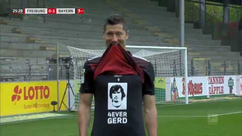 Lewandowski ăn mừng khi cân bằng kỷ lục ghi 40 bàn  của huyền thoại Gerd Muller