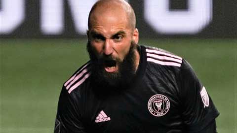 Higuain lập cú đúp giúp đội nhà giành chiến thắng tại Mỹ