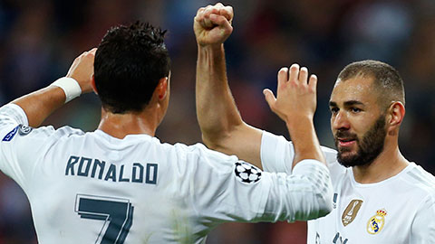 Ronaldo từng kiến tạo khó tin cho Benzema bằng chân không thuận