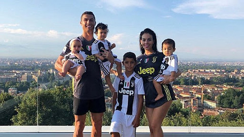 Bạn gái xác nhận Ronaldo ở lại Juventus
