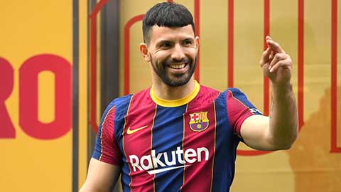 Ngày đầu tiên của Aguero tại Barca diễn ra thế nào?