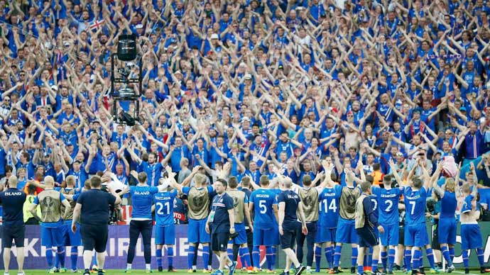 Thư gửi EURO 2020: Chỉ bóng đá là sự cứu rỗi tuyệt vời nhất