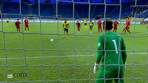 De Paula thực hiện thành công quả 11m (trực tiếp: Malaysia 1-1 Việt Nam)