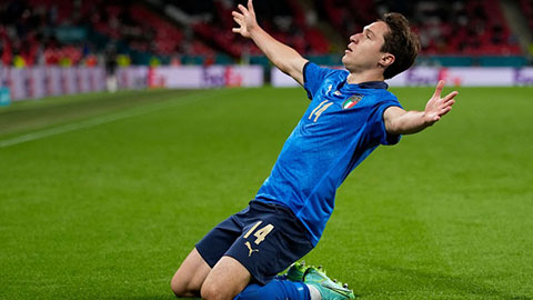 Khoảnh khắc EURO: Sao Italia ghi siêu phẩm vào lưới Áo đẹp như Bergkamp