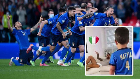 Xúc động khi Spinazzola hát quốc ca Italia cùng con trai trên giường bệnh