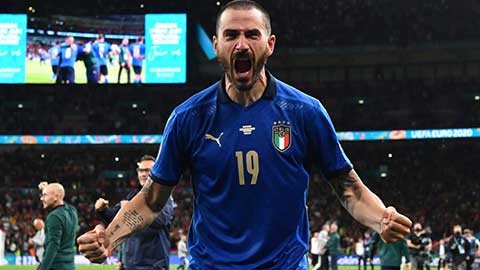 Bonucci hét lớn vào camera câu gì khi Italia vô địch?