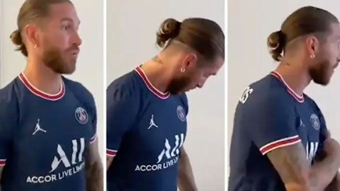 Ramos mặc áo PSG, nhìn vào cánh tay và biết mình không còn là đội trưởng nữa