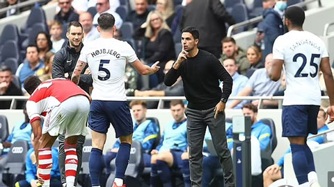 CĐV Arsenal nổi điên với hành động xấu xí của HLV Arteta trước cầu thủ Tottenham