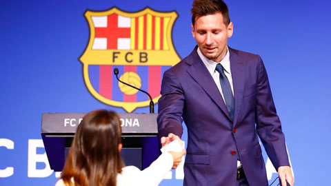 Vợ Messi đốn tim fan với hành động tinh tế khi chồng khóc nghẹn