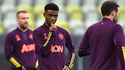 MU mạnh tay đẩy đi 4 cầu thủ sau khi có Varane và Sancho