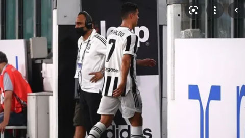 Những video độc dị nhất tuần: Ronaldo bị ném đá vì không thèm bắt tay HLV khi bị thay ra