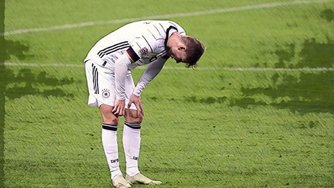 Timo Werner bỏ lỡ không tưởng trước Iceland