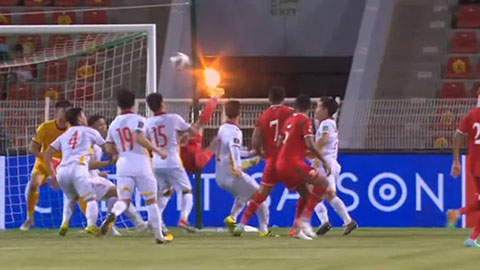 Al Sabhi tung móc ghi bàn gỡ hòa (Oman 1-1 Việt Nam)