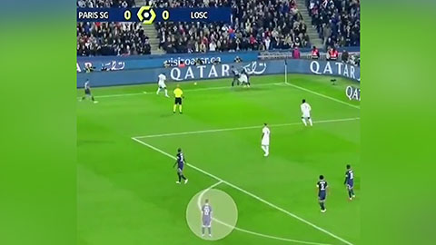 Messi đứng im như tượng khi cả đội PSG tấn công trước Lille gây sốt