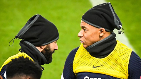 Mbappe gây sốt khi giật gót vô lê ghi bàn mà không cần nhìn trên sân tập