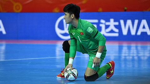 Hồ Văn Ý lọt top 10 thủ môn futsal xuất sắc nhất thế giới