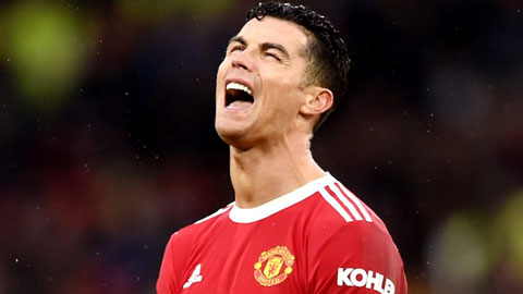 CĐV MU đau lòng khi Ronaldo buồn muốn khóc sau trận hòa Southampton