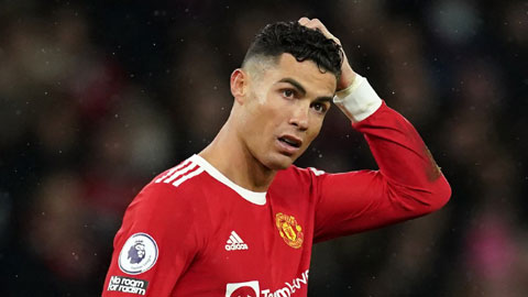 CĐV MU ngán ngẩm với pha bỏ lỡ khó tin của Ronaldo trước Leeds