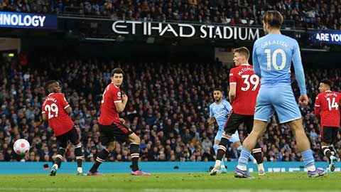 Gary Neville: ‘MU là một nỗi ô nhục trong 25 phút cuối ở trận thua Man City’ 