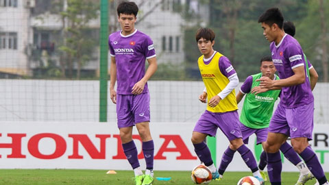 U23 Việt Nam tập luyện ở Phú Thọ, sân lắp bảng điện tử như Ngoại hạng Anh