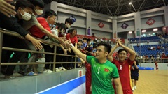 Lễ hội 'rực lửa' trên khán đài futsal SEA Games 31