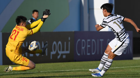 Thủ môn Quan Văn Chuẩn đã làm nản lòng các chân sút U23 Hàn Quốc thế nào