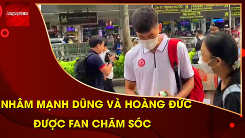 Hotboy Nhâm Mạnh Dũng được fan chăm như 'con mọn', Hoàng Đức mặt ngầu ký mỏi tay