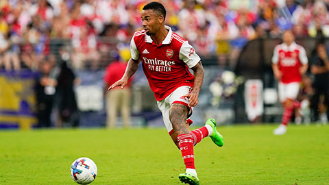 Tiền đạo Gabriel Jesus vẩy má, kiến tạo điệu nghệ cho đồng đội ghi bàn 