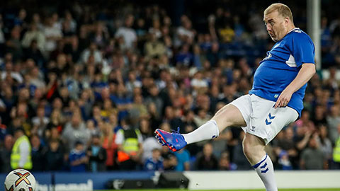 Everton mời CĐV vào sân đá pen theo cách đặc biệt nhất