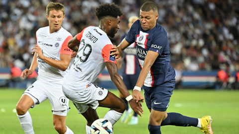 CĐV PSG phẫn nộ khi Mbappe đi bộ không tấn công khi không được chuyền bóng