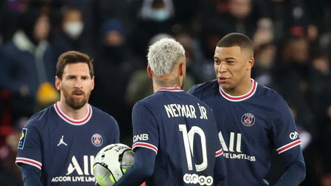 Cận cảnh Mbappe ham bóng không chuyền khiến Neymar phát điên