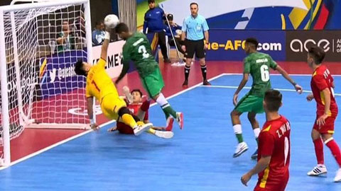 Pha cứu thua không tưởng của thủ môn Hồ Văn Ý trước Futsal Saudi Arabia